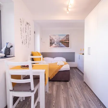 House Apartment *